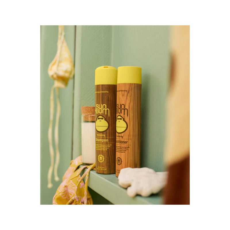 Load image into Gallery viewer, Sun Bum Revitalizing Shampoo