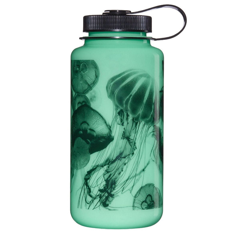 Load image into Gallery viewer, Green water bottle with jellyfish design on a white background