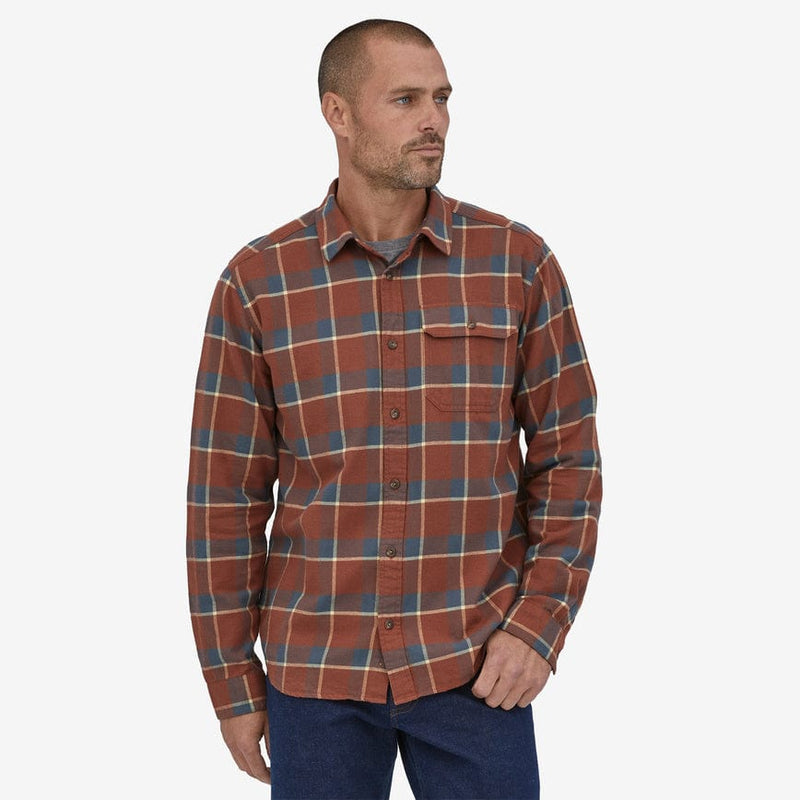 Load image into Gallery viewer, Patagonia Men's Long Sleeve Cotton in Conversion Lightweight Fjord Flannel Shirt