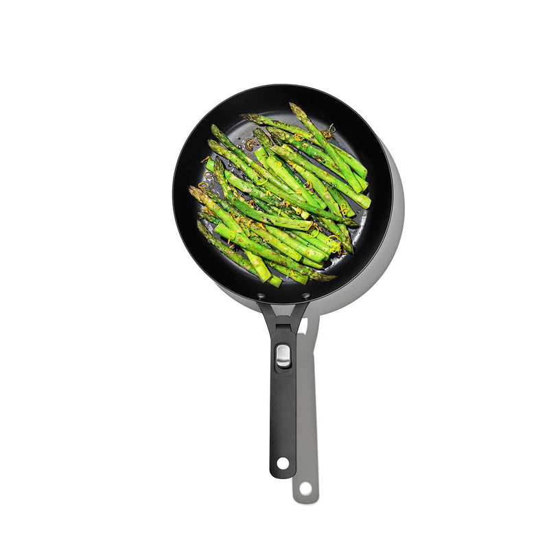 Load image into Gallery viewer, Frying pan with green beans on a white background
