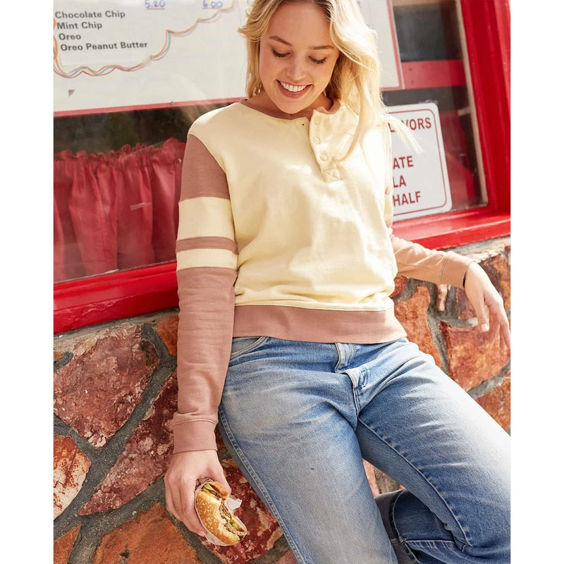Load image into Gallery viewer, Toad&amp;Co Women's Follow Through Long Sleeve Henley
