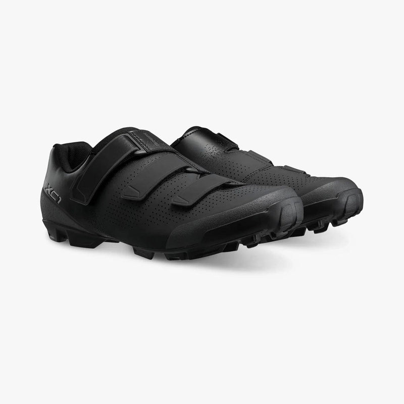 Load image into Gallery viewer, Pair of black cycling shoes on a white background
