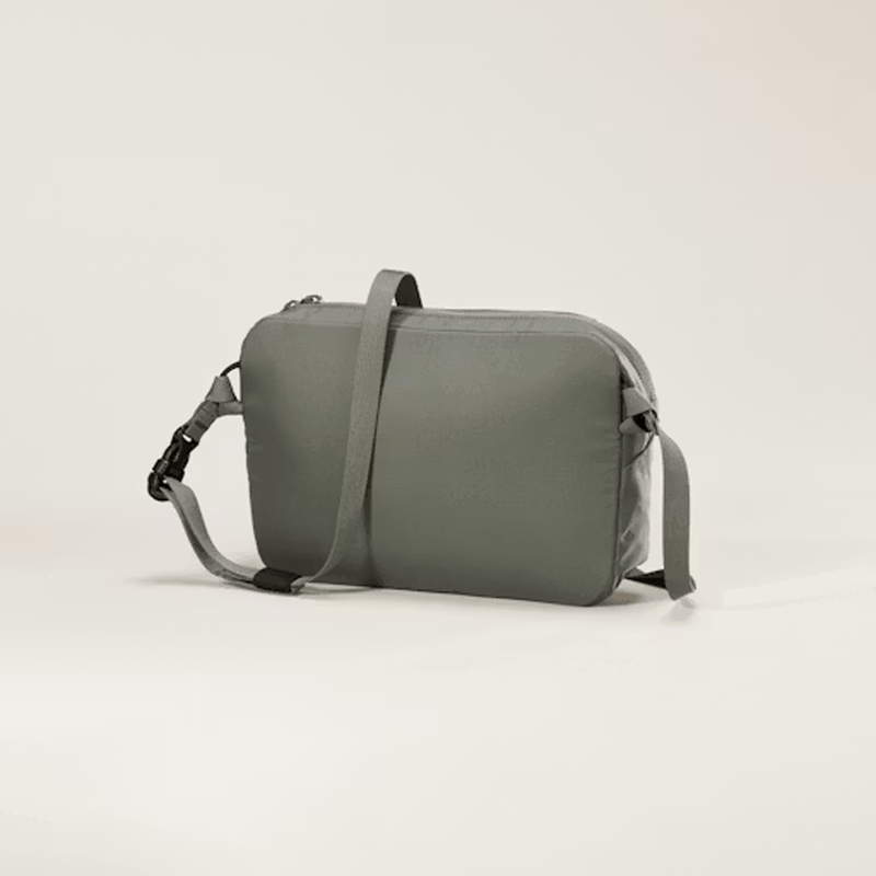 Load image into Gallery viewer, Gray shoulder bag on a light beige background
