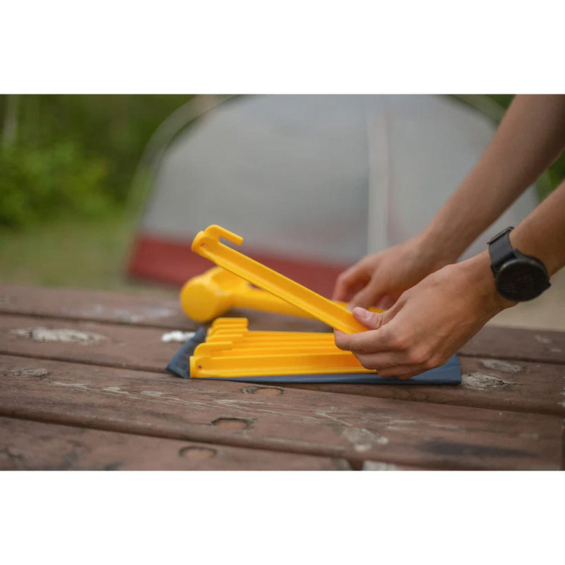 Load image into Gallery viewer, Coghlan's Tent Pegs - 6" - 6 Pack
