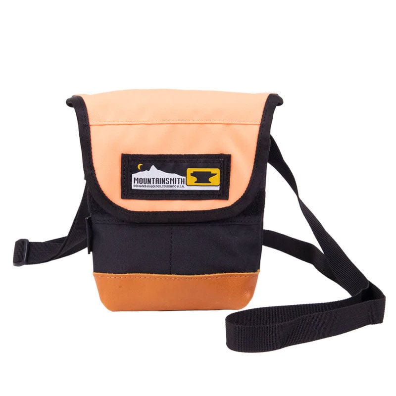 Load image into Gallery viewer, Mountainsmith Trippin Pouch
